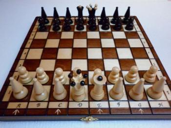 MAZO místo šachu - nová stolní hra jednodušší než šachy